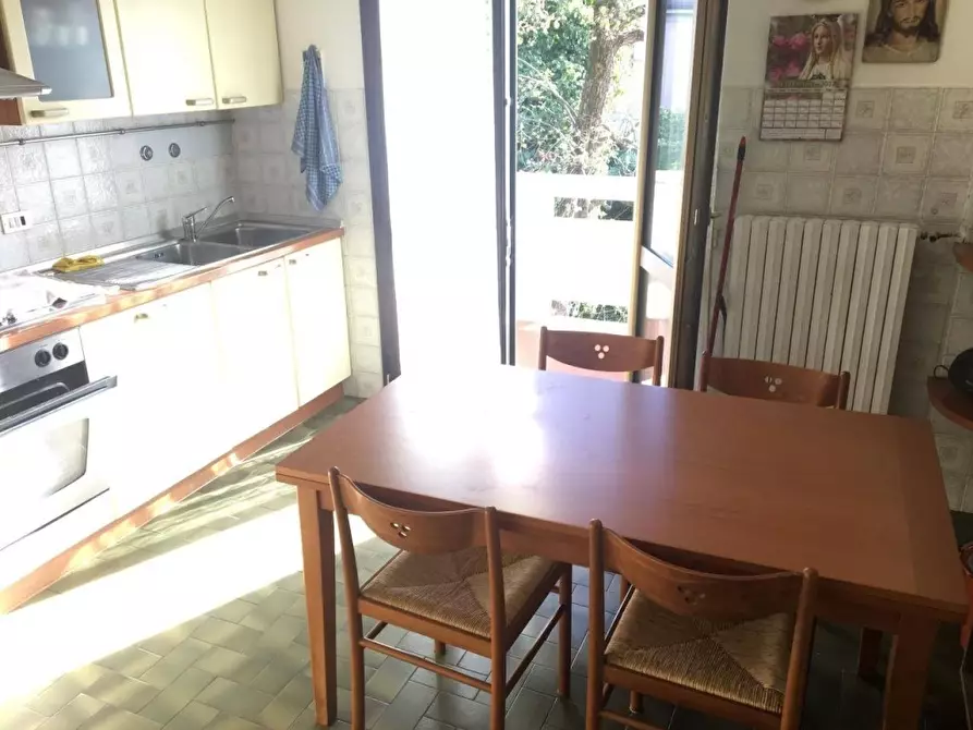 Immagine 2 di Appartamento in vendita  a Massa