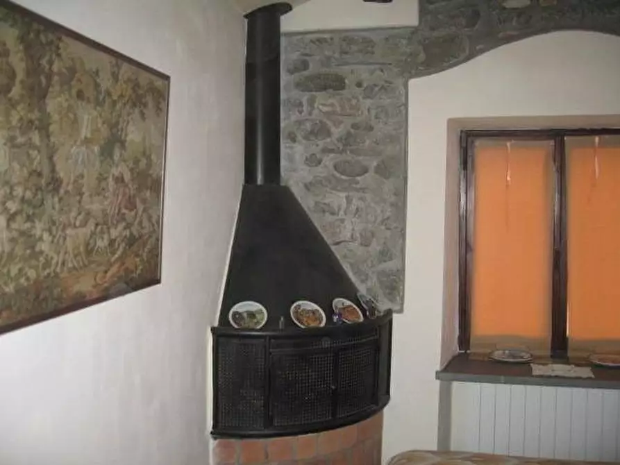 Immagine 3 di Casa indipendente in vendita  a Fivizzano