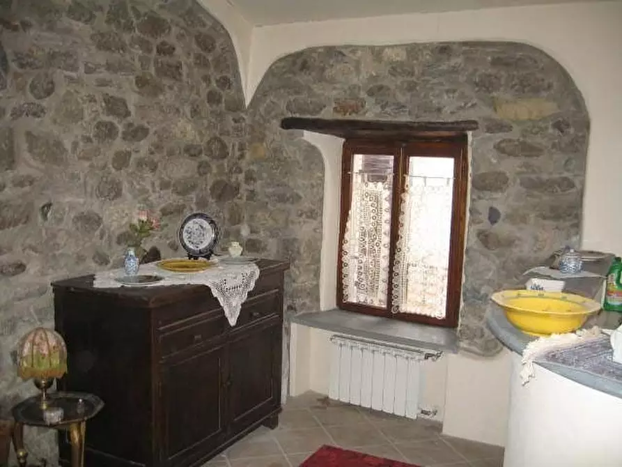 Immagine 8 di Casa indipendente in vendita  a Fivizzano