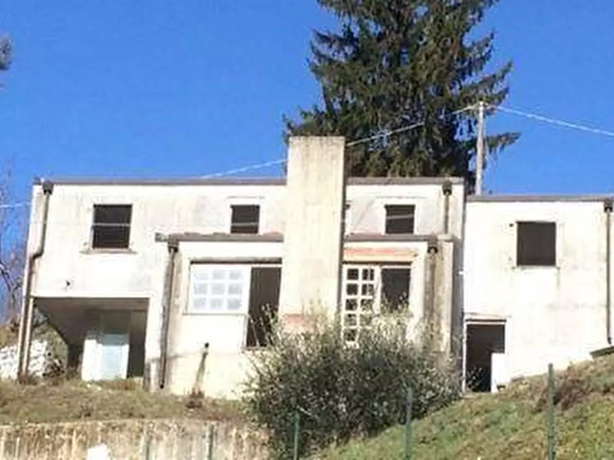 Immagine 1 di Casa indipendente in vendita  a Fivizzano