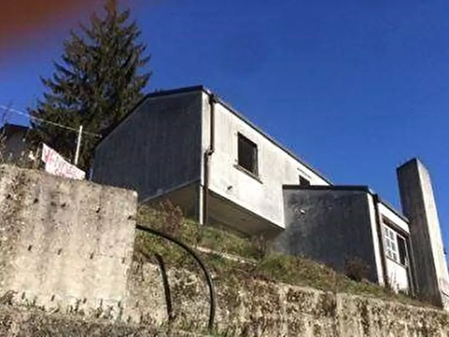 Immagine 2 di Casa indipendente in vendita  a Fivizzano