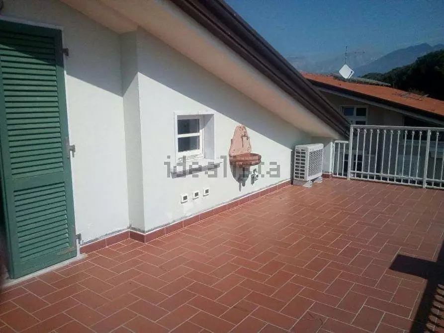 Immagine 3 di Mansarda in vendita  a Massa