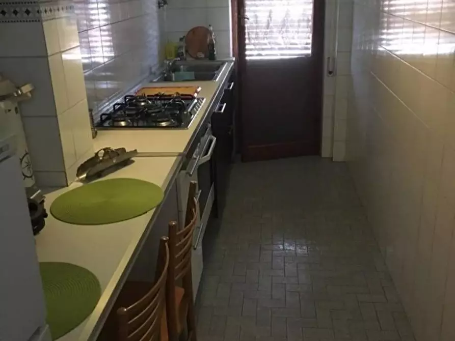 Immagine 2 di Appartamento in vendita  a Massa