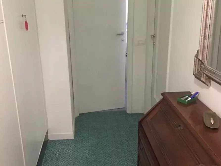 Immagine 3 di Appartamento in vendita  a Massa