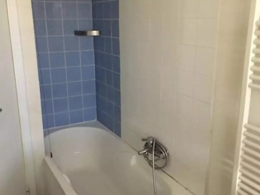 Immagine 8 di Appartamento in vendita  a Massa