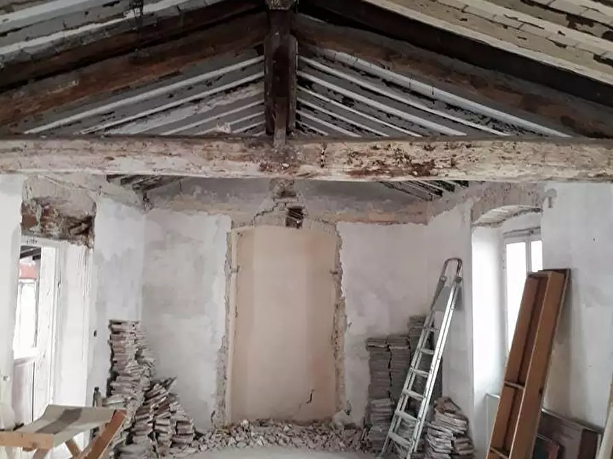 Immagine 8 di Casa indipendente in vendita  a Carrara