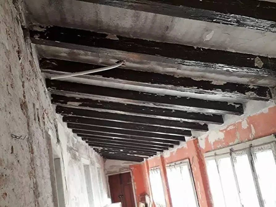 Immagine 2 di Casa indipendente in vendita  a Carrara