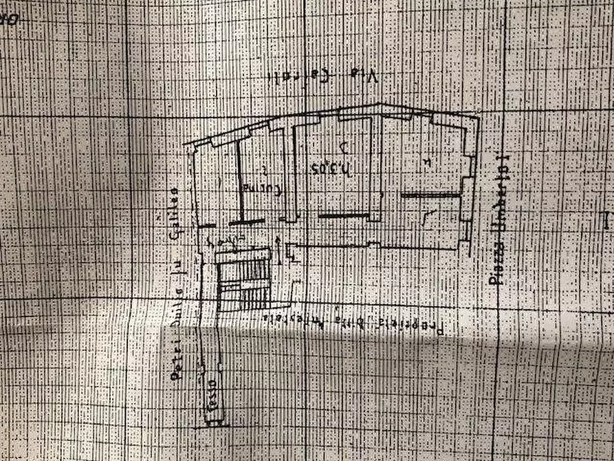 Immagine 10 di Appartamento in vendita  a Massa