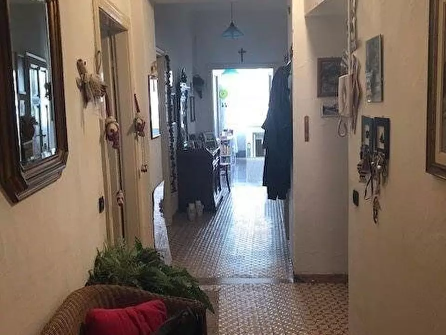 Immagine 3 di Appartamento in vendita  a Massa