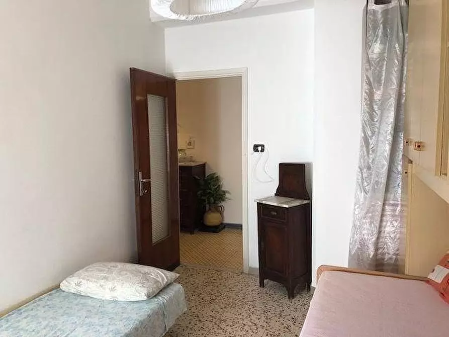 Immagine 8 di Appartamento in affitto  a Carrara
