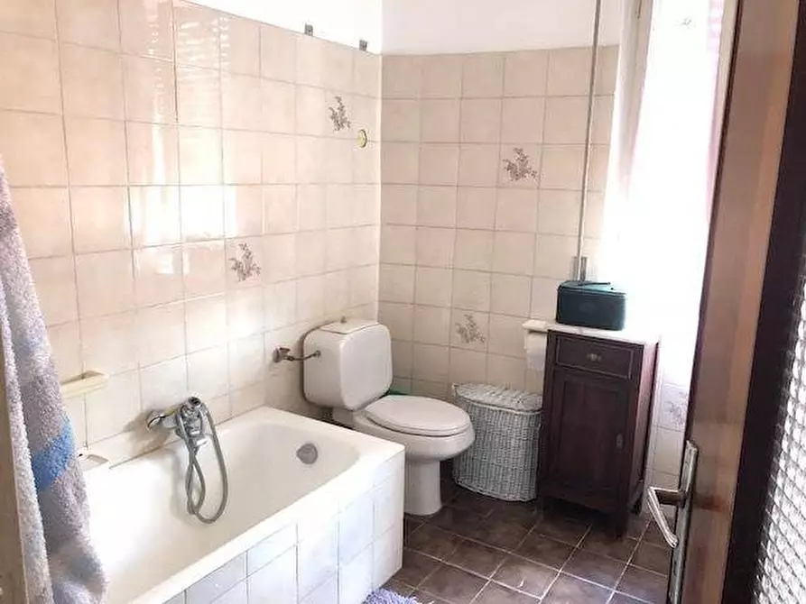 Immagine 10 di Appartamento in affitto  a Carrara