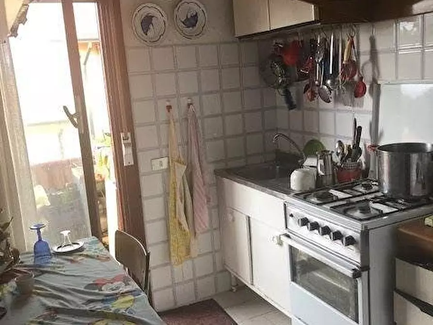 Immagine 2 di Appartamento in vendita  a Carrara