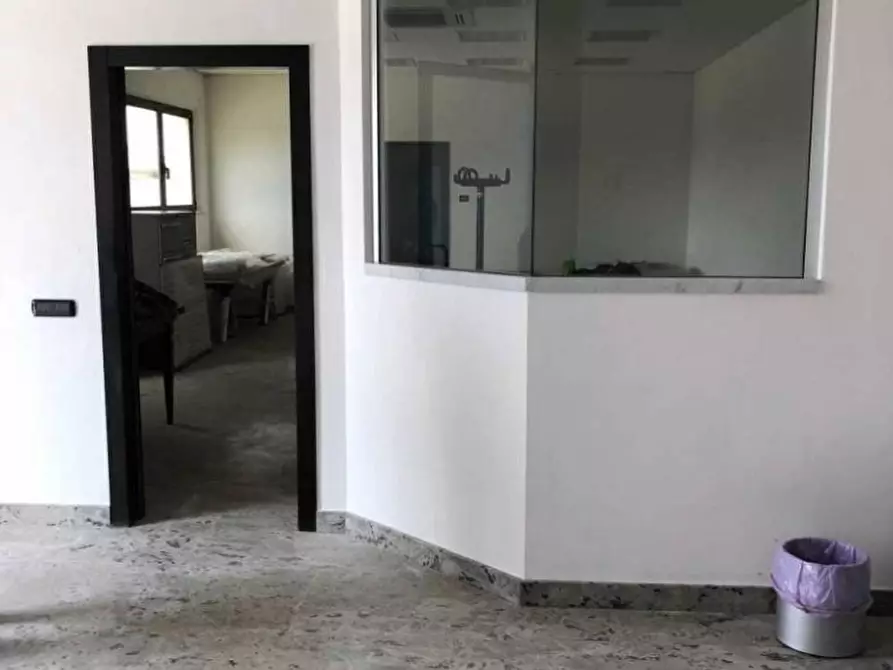 Immagine 10 di Capannone industriale in vendita  a Carrara