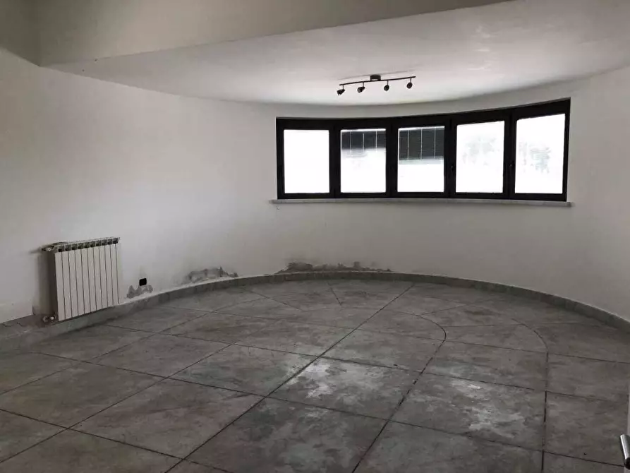 Immagine 8 di Capannone industriale in vendita  a Carrara