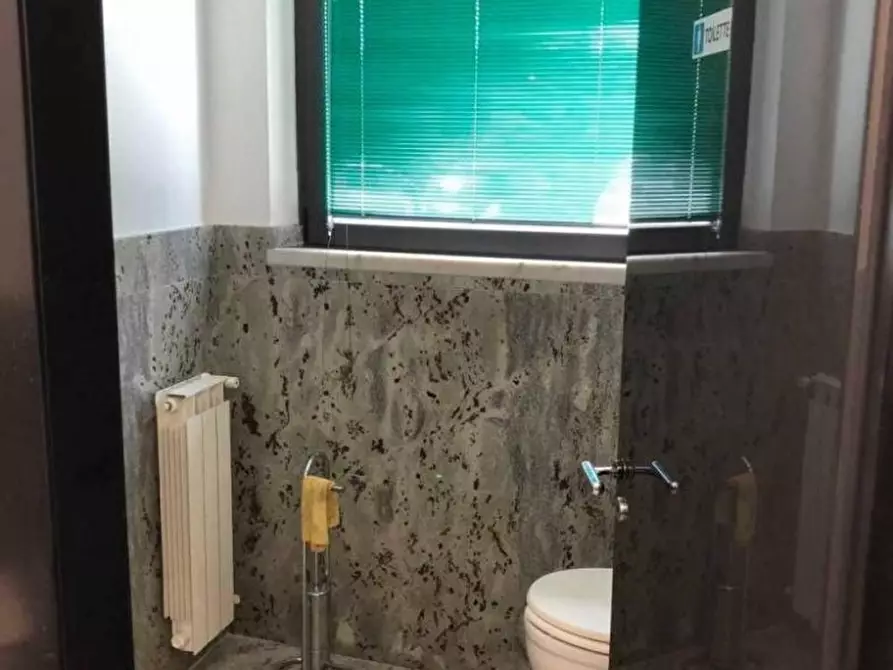 Immagine 11 di Capannone industriale in vendita  a Carrara