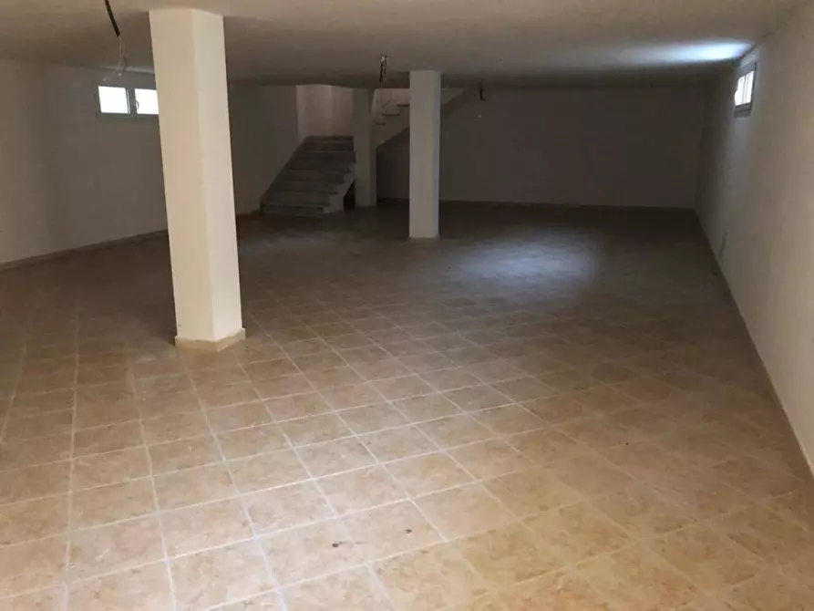 Immagine 18 di Negozio in vendita  a Aulla