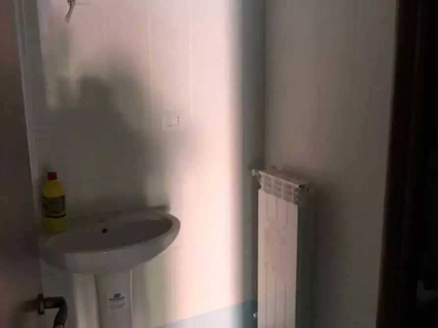 Immagine 20 di Negozio in vendita  a Aulla