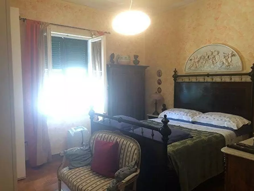 Immagine 15 di Villa in vendita  a Massa