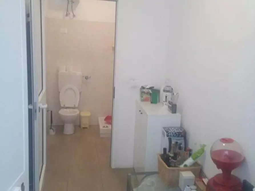 Immagine 8 di Capannone industriale in vendita  a Massa