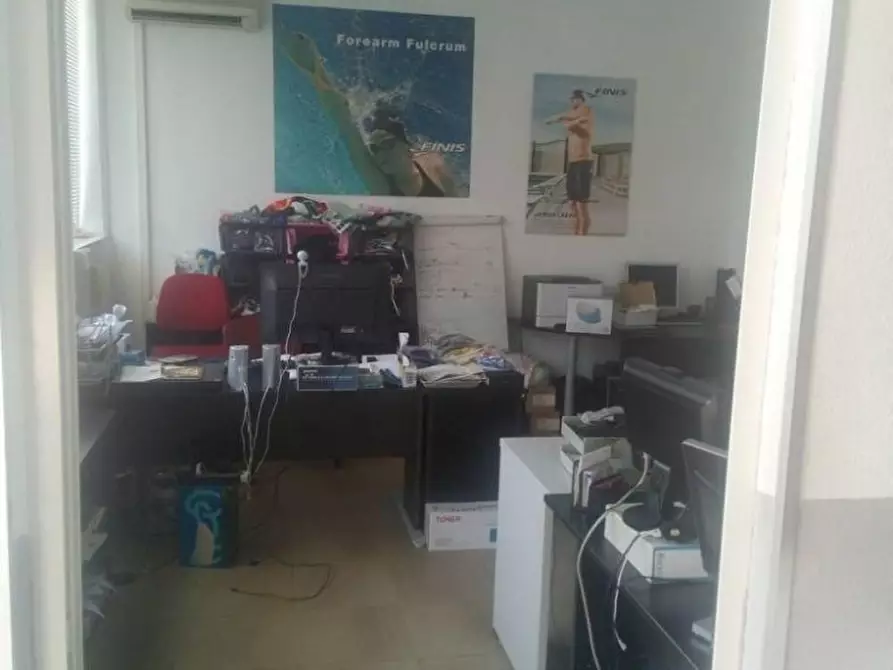 Immagine 5 di Capannone industriale in vendita  a Massa