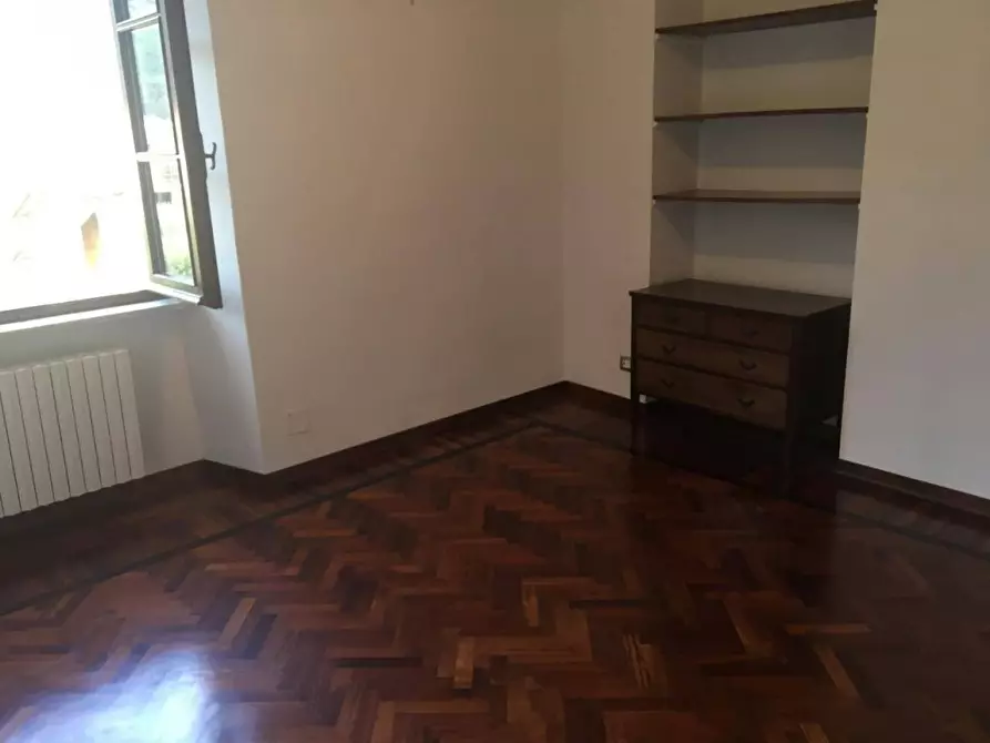 Immagine 9 di Appartamento in vendita  a Massa