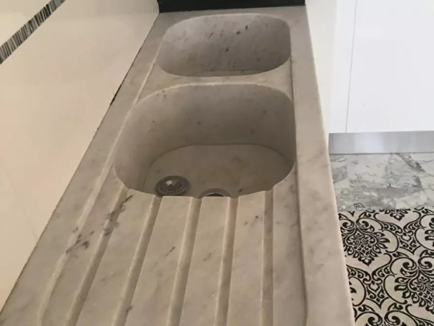 Immagine 5 di Appartamento in vendita  a Massa