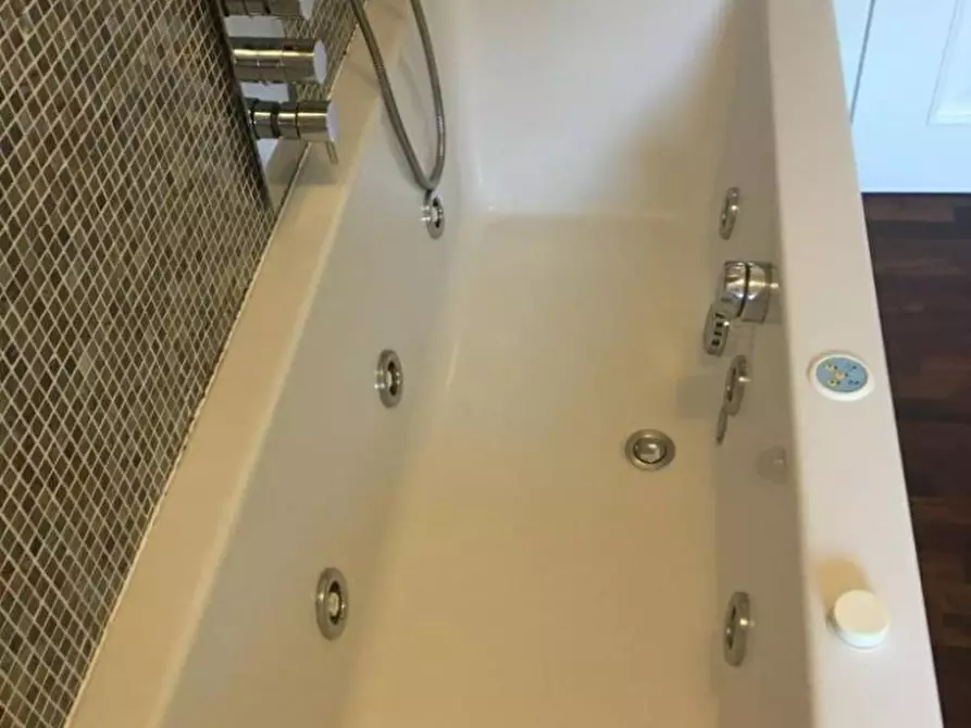 Immagine 15 di Appartamento in vendita  a Massa