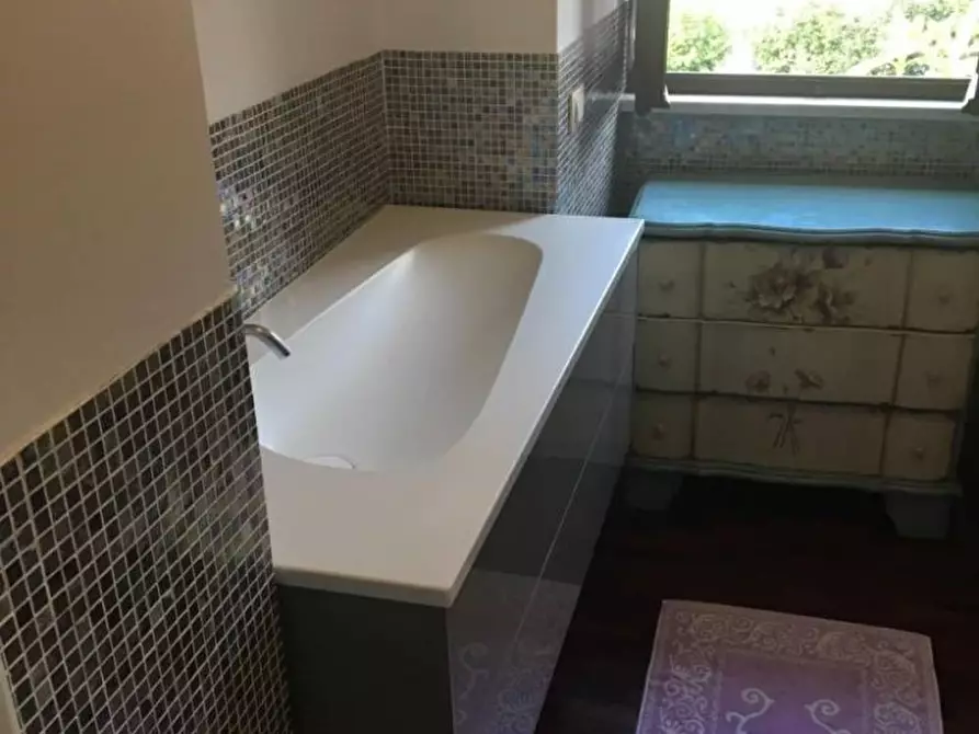 Immagine 10 di Appartamento in vendita  a Massa