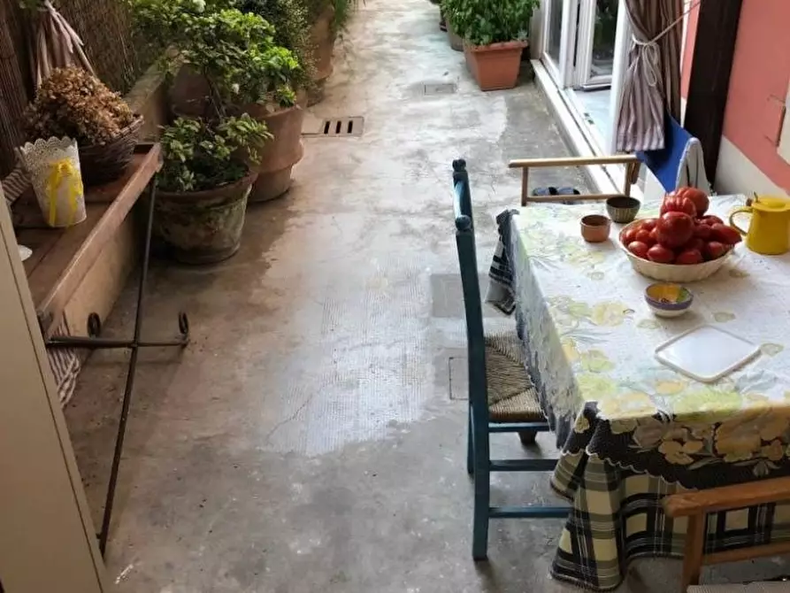 Immagine 19 di Appartamento in vendita  a Massa