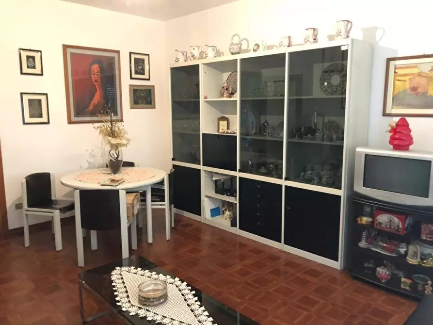 Immagine 2 di Appartamento in vendita  a Massa