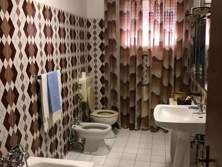 Immagine 11 di Appartamento in vendita  a Massa