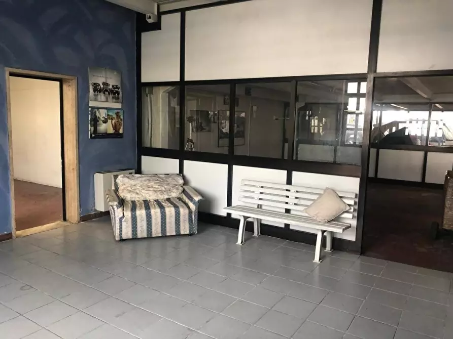 Immagine 5 di Capannone industriale in affitto  a Massa