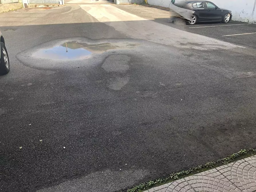 Immagine 12 di Capannone industriale in affitto  a Massa