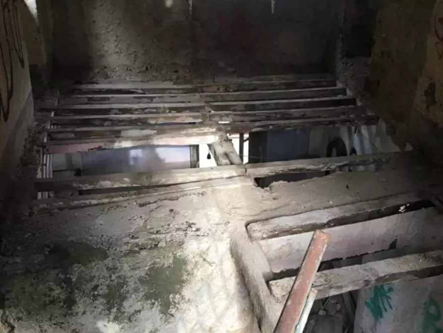 Immagine 8 di Casa indipendente in vendita  a Massa