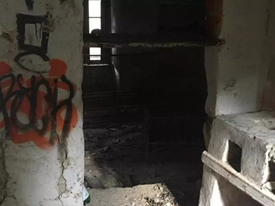 Immagine 11 di Casa indipendente in vendita  a Massa