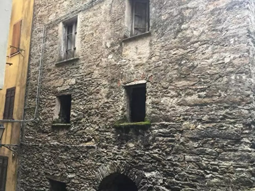 Immagine 2 di Casa indipendente in vendita  a Massa