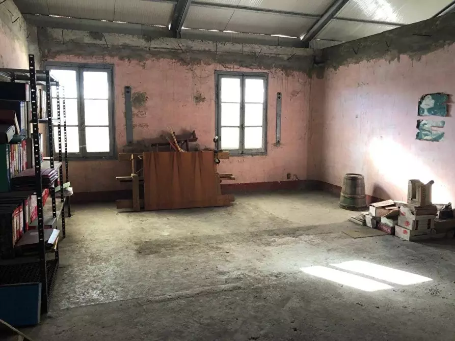 Immagine 20 di Capannone industriale in vendita  a Carrara