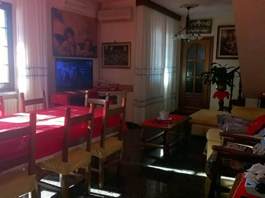 Immagine 9 di Casa indipendente in vendita  a Massa