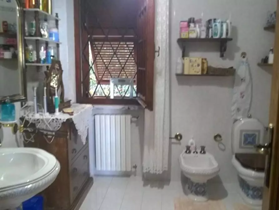 Immagine 16 di Casa indipendente in vendita  a Massa