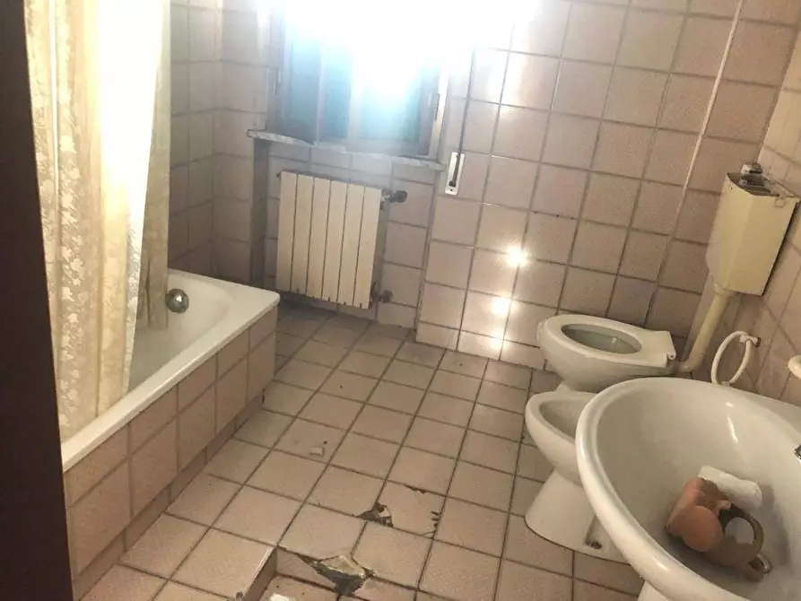 Immagine 5 di Appartamento in vendita  a Massa