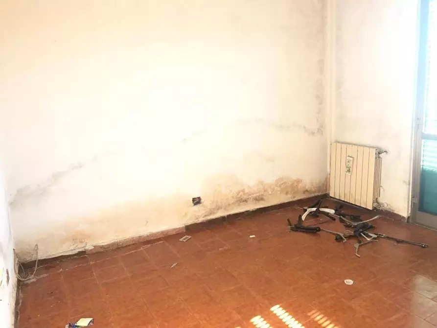 Immagine 3 di Appartamento in vendita  a Massa