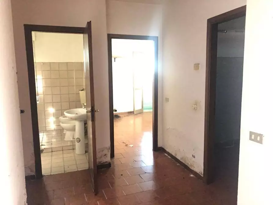 Immagine 4 di Appartamento in vendita  a Massa