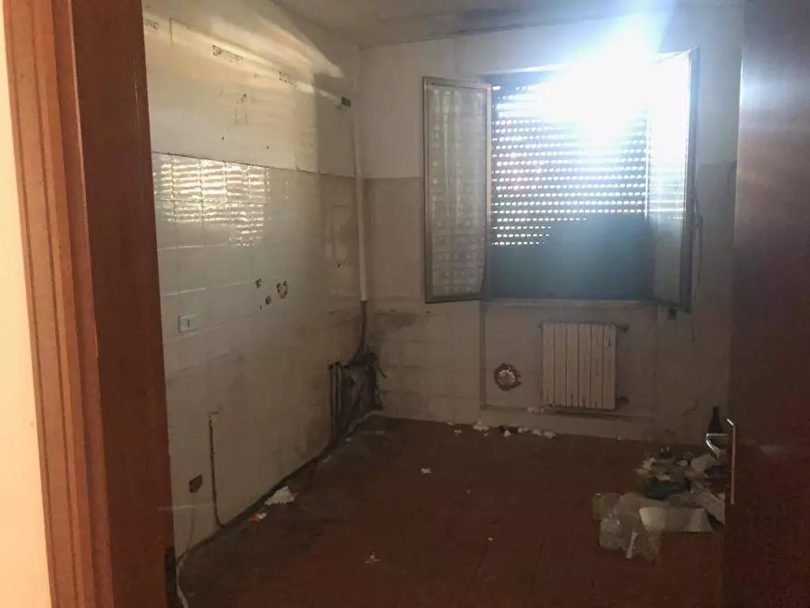 Immagine 2 di Appartamento in vendita  a Massa