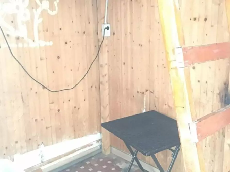 Immagine 7 di Negozio in affitto  a Massa