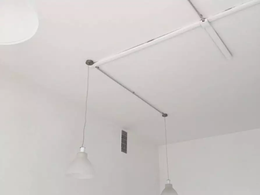 Immagine 3 di Negozio in affitto  a Massa