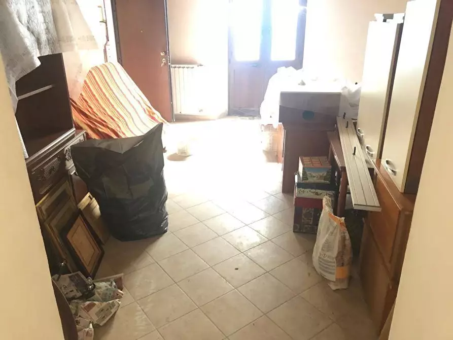 Immagine 3 di Negozio in affitto  a Massa