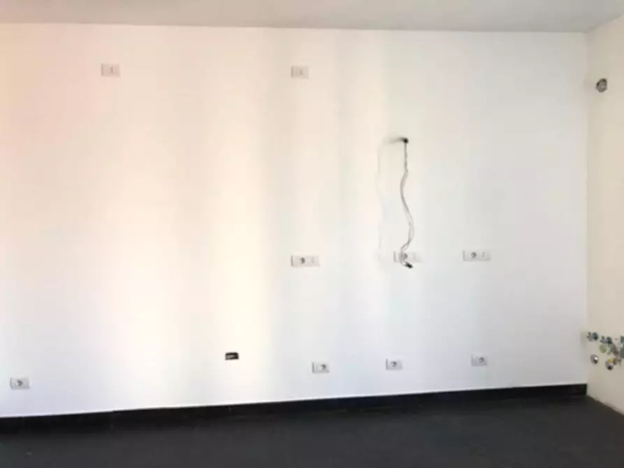 Immagine 4 di Appartamento in vendita  a Viareggio