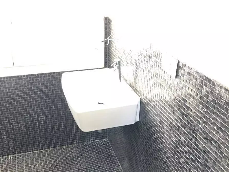 Immagine 16 di Appartamento in vendita  a Viareggio