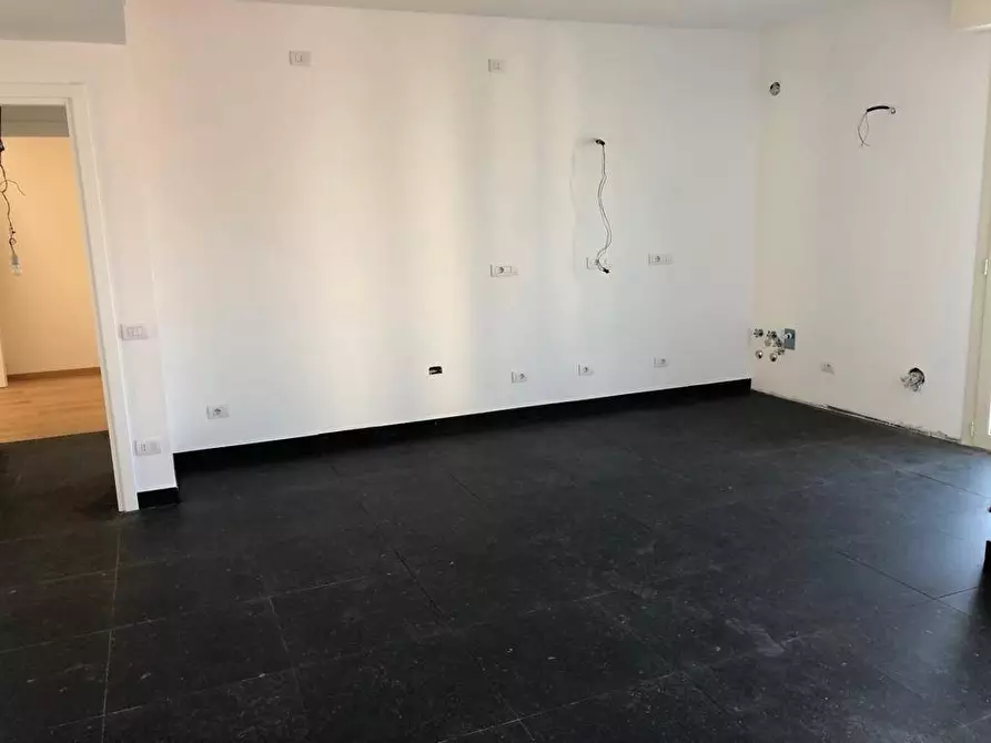 Immagine 5 di Appartamento in vendita  a Viareggio