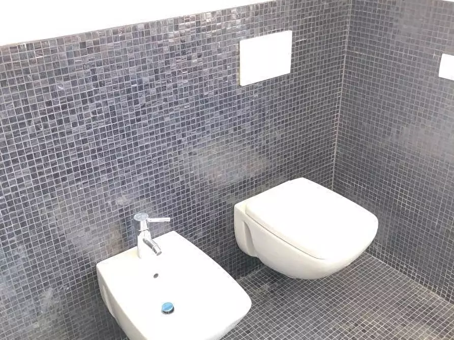 Immagine 15 di Appartamento in vendita  a Viareggio